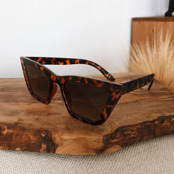 Accessories - TORTOISE ANGULAR FRAMED SUNGLASSES